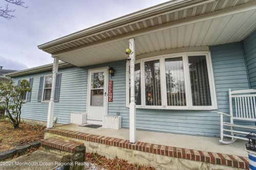 1324 Leguene Ave, Lacey, NJ 08731-4116