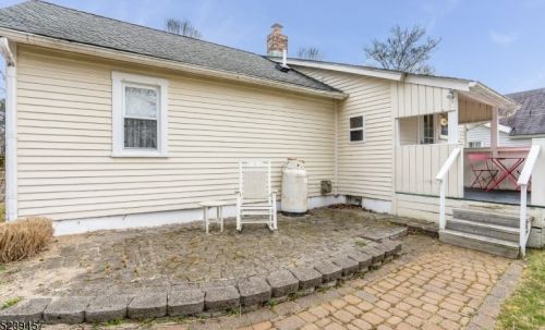 102 Vail St, Hackettstown NJ 07840-1220 exterior