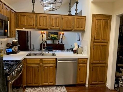 2109 Rose Cliff Ln, Carrollton TX  75007-2323 exterior