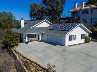 24610 Pappas Rd, Ramona, CA 92065-4912