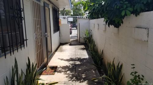 1712 Fern St, Honolulu HI  96826-3701 exterior