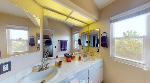 1025 Jasmine St, Redlands CA  92374-4925 exterior