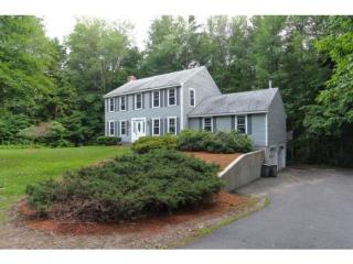 75 Wash Pond Rd, Hampstead, NH 03841-2107