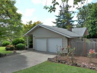 1885 Knollcrest Dr, Portland, OR 97225-4042
