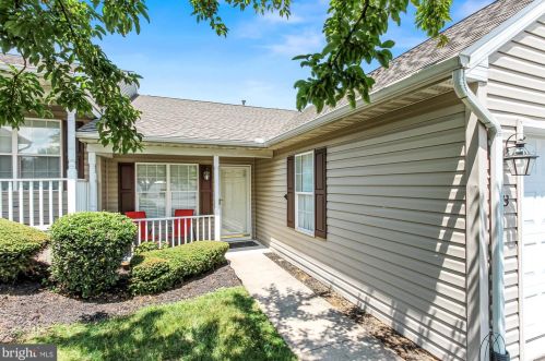 73 Hagarman Dr, York, PA 17408-4550