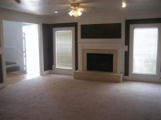 4400 Carter Creek Pkwy, Bryan TX  77802-4484 exterior