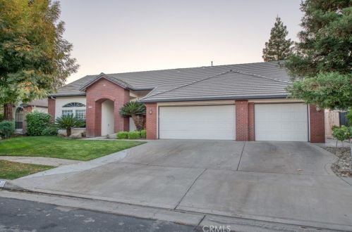 1120 Dewitt Ave, Clovis, CA 93611-7029