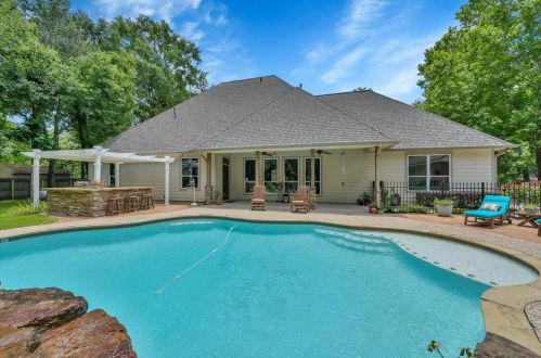 1612 Sweet Gum St, Conroe TX  77385-9530 exterior