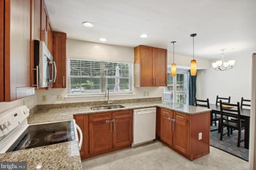 3305 Sea Prt Way, Silver Spring MD 20902-2200 exterior