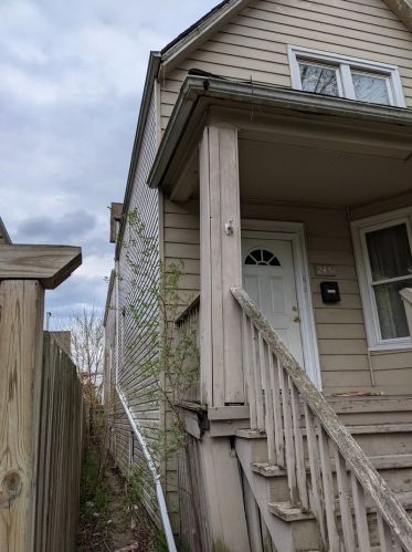 2451 Monticello Ave, Chicago, IL 60647-2322