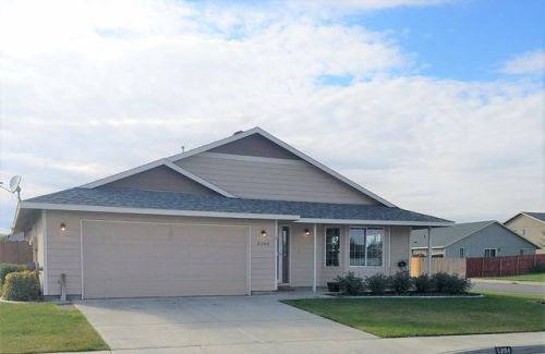 5204 Montague Ln, Pasco, WA 99301-7971