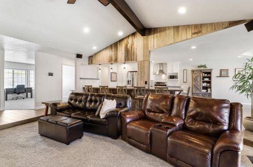 2665 Hawkeye Ave, Turlock CA  95380-2950 exterior