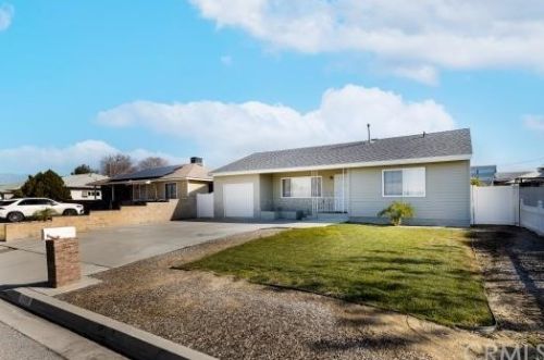 10423 Spade Dr, Loma Linda, CA 92354-2013