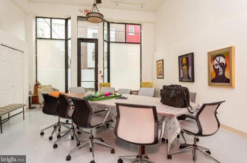 1542 15 St, Philadelphia PA 19146-4806 exterior