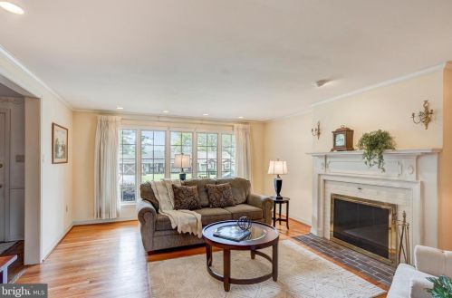 2113 Lyndell Dr, Lancaster PA  17601-5728 exterior