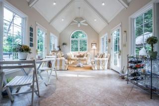 5707 Roundtable Rd, Greensboro, NC 27407-8043