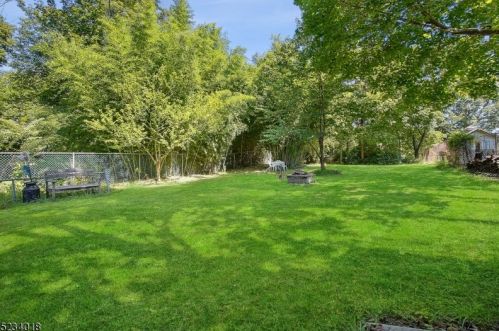 9 Crestmont Rd, Town Center NJ  07052-1601 exterior