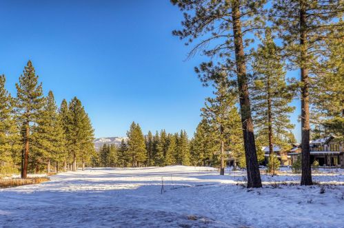9234 Heartwood Dr, Truckee CA  96161-5210 exterior