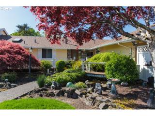 6716 Pine Creek Way, Portland, OR 97267-1935