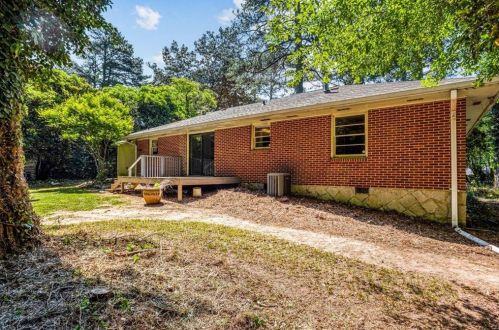 1385 Holly Ln, Atlanta GA  30329-3513 exterior