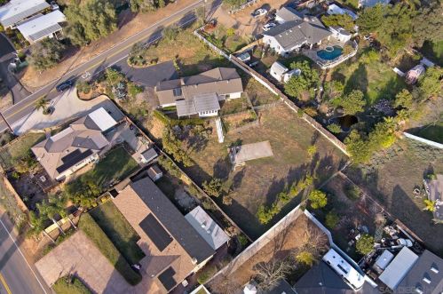 921 Fulton Rd, San Marcos, CA 92069-2029