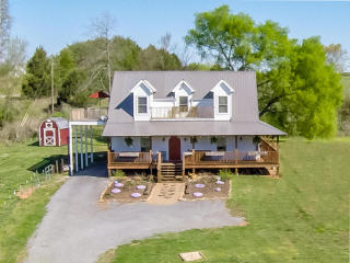 147 Bell View Rd, Greenback, TN 37742-2526