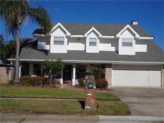 4004 Lake Trail Dr, Kenner, LA 70065-3242