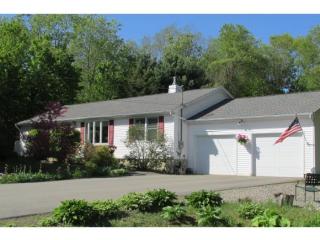 5 Valhalla Dr, Greenland, NH 03840-2505
