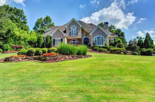 4575 Barony Dr, Suwanee, GA 30024-3083