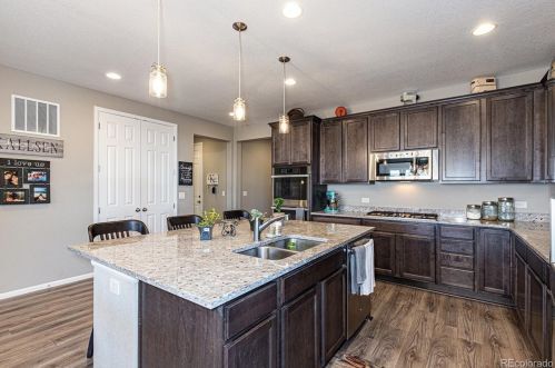 6571 Addison Way, Aurora CO 80016-4162 exterior