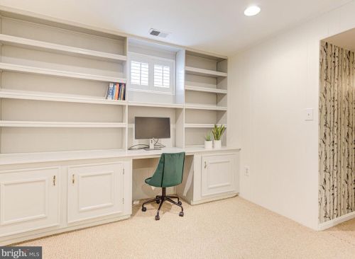 5271 Bradgen Ct, Springfield VA  22151-3505 exterior