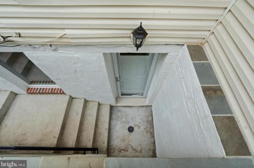 5637 Fort Corloran Dr, Springfield VA  22015-2114 exterior