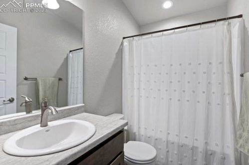 658 Mcclave Dr, Pueblo CO  81007-2126 exterior
