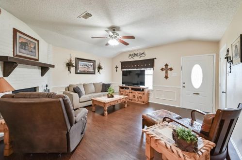 533 Mockingbird Dr, Midlothian TX  76063-1533 exterior