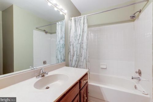 7722 Bristol Sq Ct, Springfield VA  22153-3120 exterior