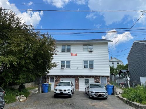 108 Shelley St, Waterbury, CT 06705-1129