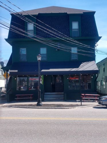 23 Main St, Goffstown, NH 03045-1765