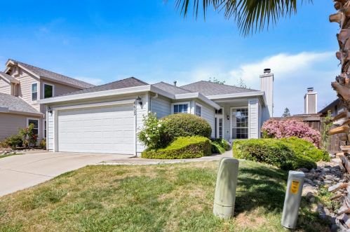 6655 Laguna Park Dr, Elk Grove, CA 95758-5034