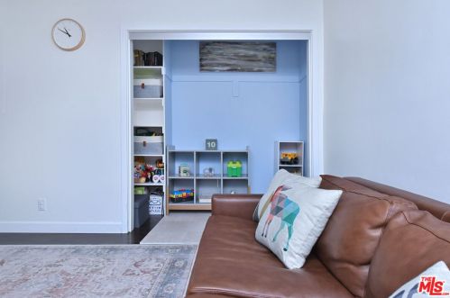 14609 Albers St, Van Nuys CA  91411-3711 exterior