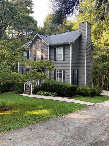 3724 Lochview Dr, Loganville, GA 30052-3907