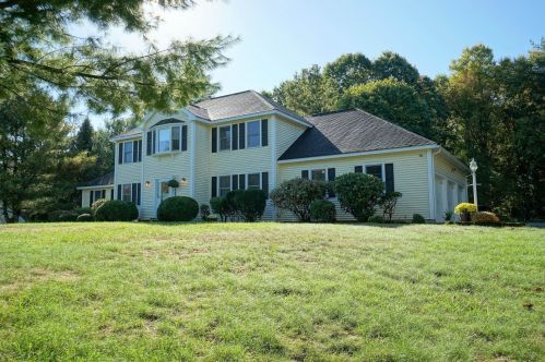 7 Quarry Rd, Nashua, NH 03062-1724