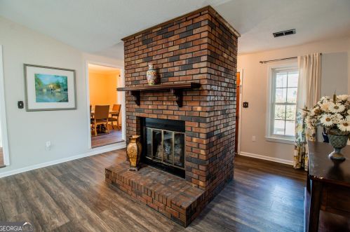 102 Chimney Pl, Warner Robins GA  31088-6523 exterior