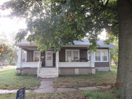 222 Hickman St, Rowena, MO 65240-1359