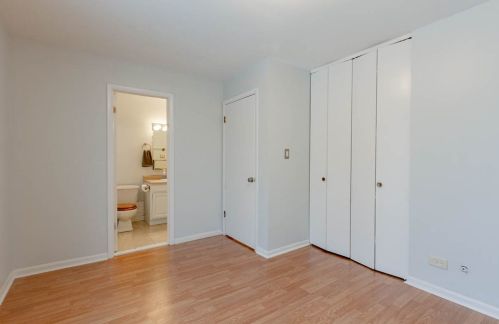 305 Lyons Dr, Lemont IL  60440-1852 exterior