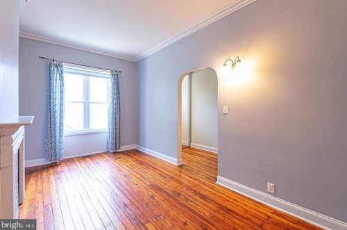 2933 Girard Ave, Philadelphia PA  19130-1119 exterior