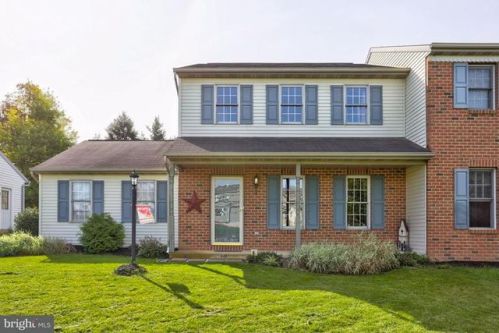 645 State St, Ephrata PA  17522-2104 exterior