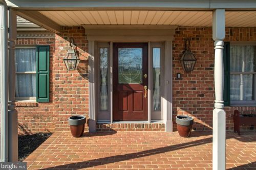 2045 Rockvale Rd, Lancaster PA  17602-1405 exterior