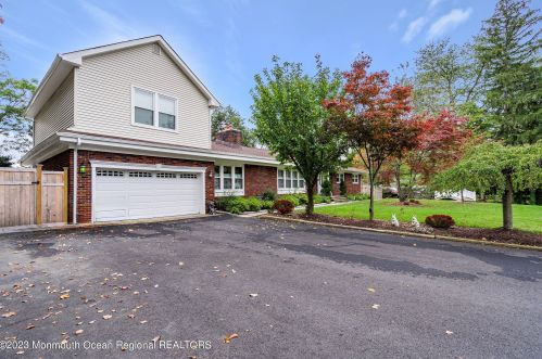 165 New Monmouth Rd, Middletown NJ  07748-2232 exterior