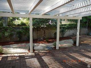 4401 Sevenoaks Ct, Thousand Oaks CA  91361-4310 exterior