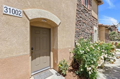 31002 Strawberry Tree Ln, Temecula, CA 92592-4181